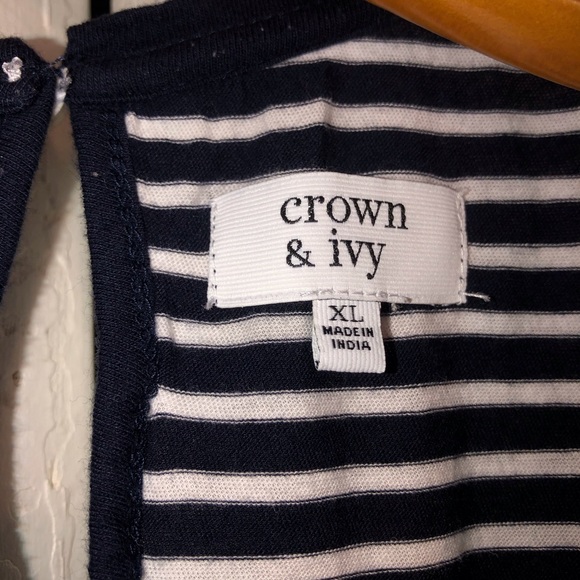 Crown & Ivy Dress. - Picture 2 of 3